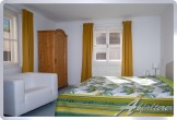 Alpines, traditionelles Holzhaus - Bild